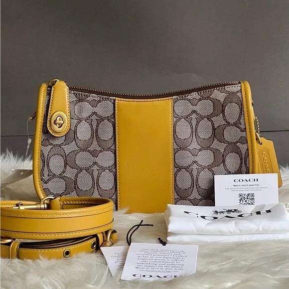 💰SOLD - CD678 - Coach Swinger in Signature Jacquard - Picture 9 of 11